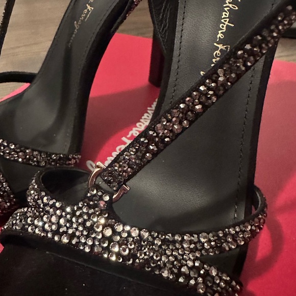 Brand new Salvatore Ferragamo heels - Picture 6 of 6